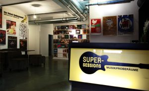 Eingang zu Super Sessions Berlin